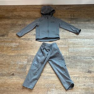 Boys Nike Elite zip up hoodie & pants set, size 2/3 years. Gray.